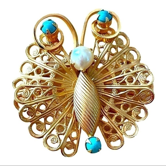 Butterfly brooch, unsigned, vintage, gold tone filigree,faux turquoise and pearl - Picture 1 of 3